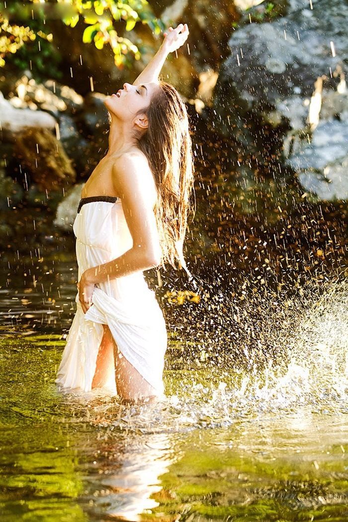 Marie Avgeropoulos in Chihuahua