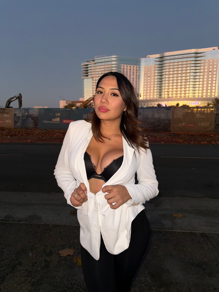 Take a pause and enjoy Ali Cruz — streaming from Chihuahua