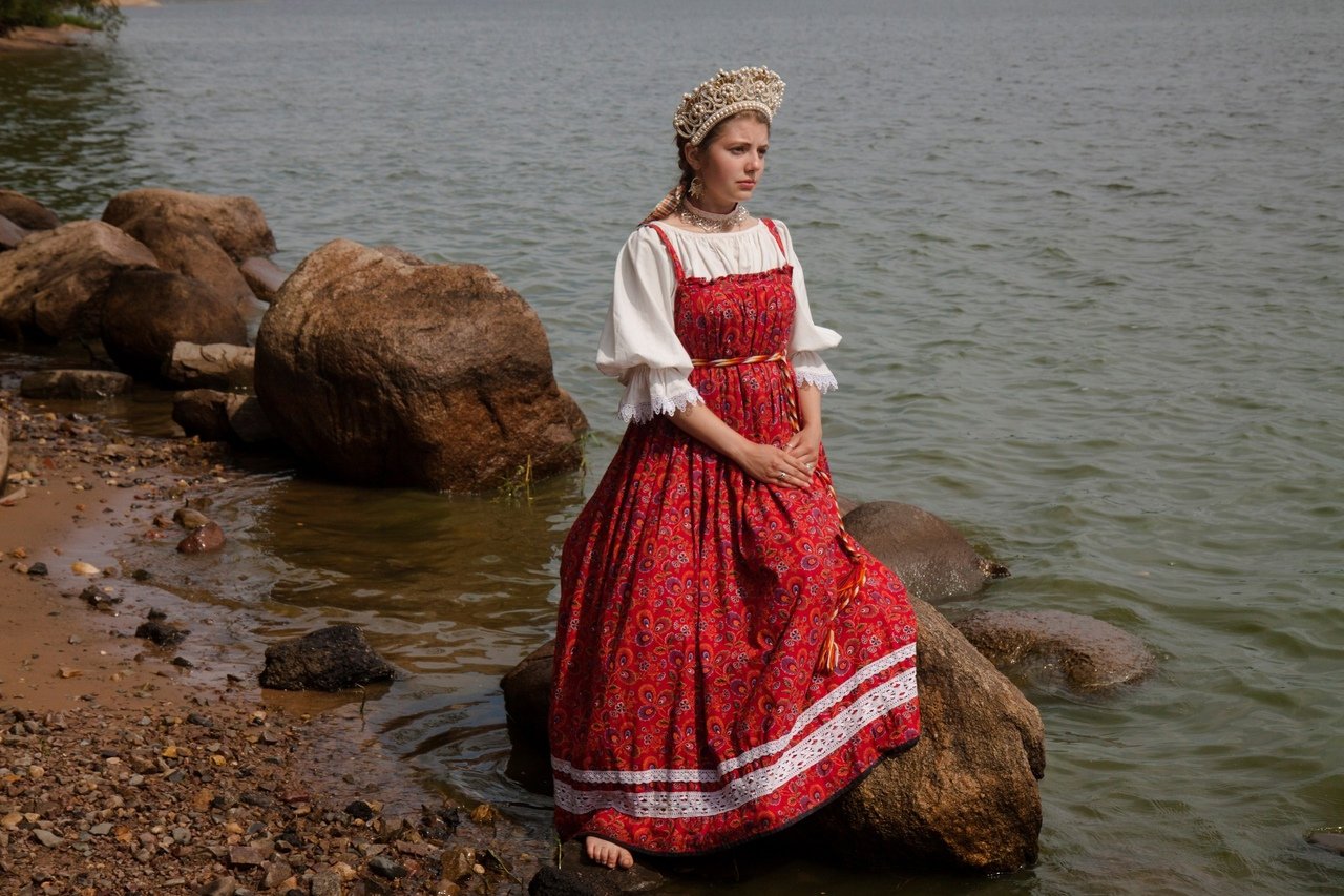 Women in Slavic costumes in Chihuahua
