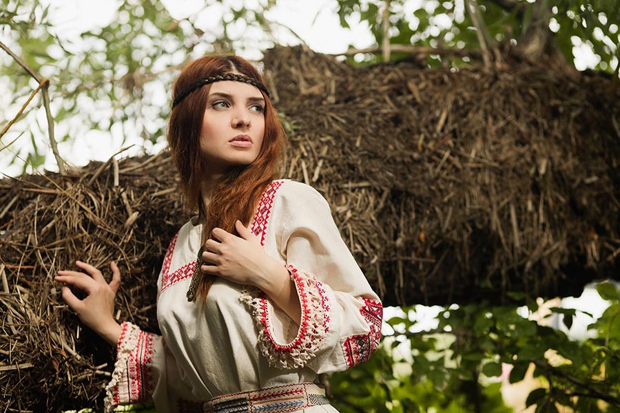 Women in Slavic costumes in Chihuahua