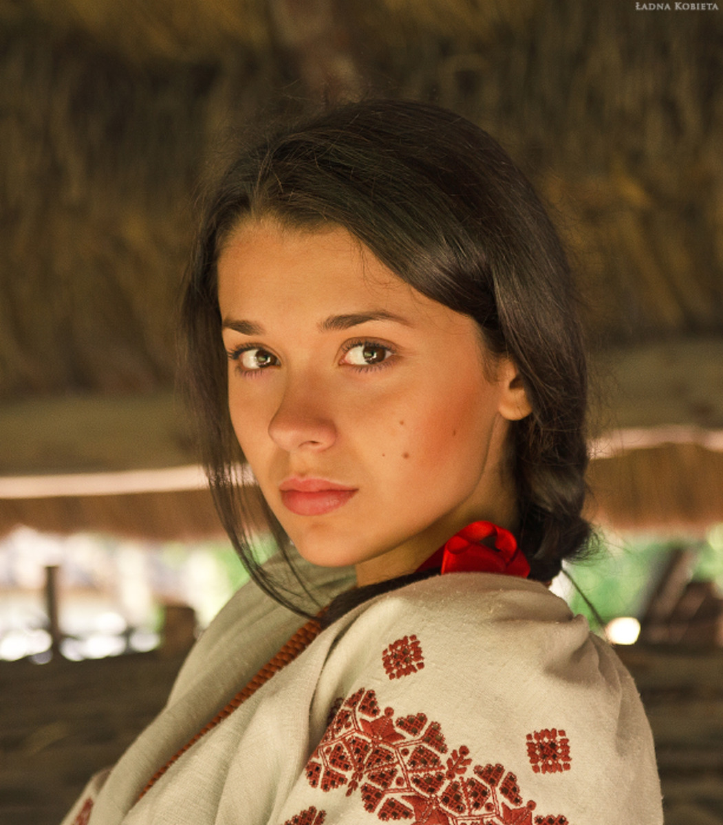 Girls in Slavic costumes in Chihuahua