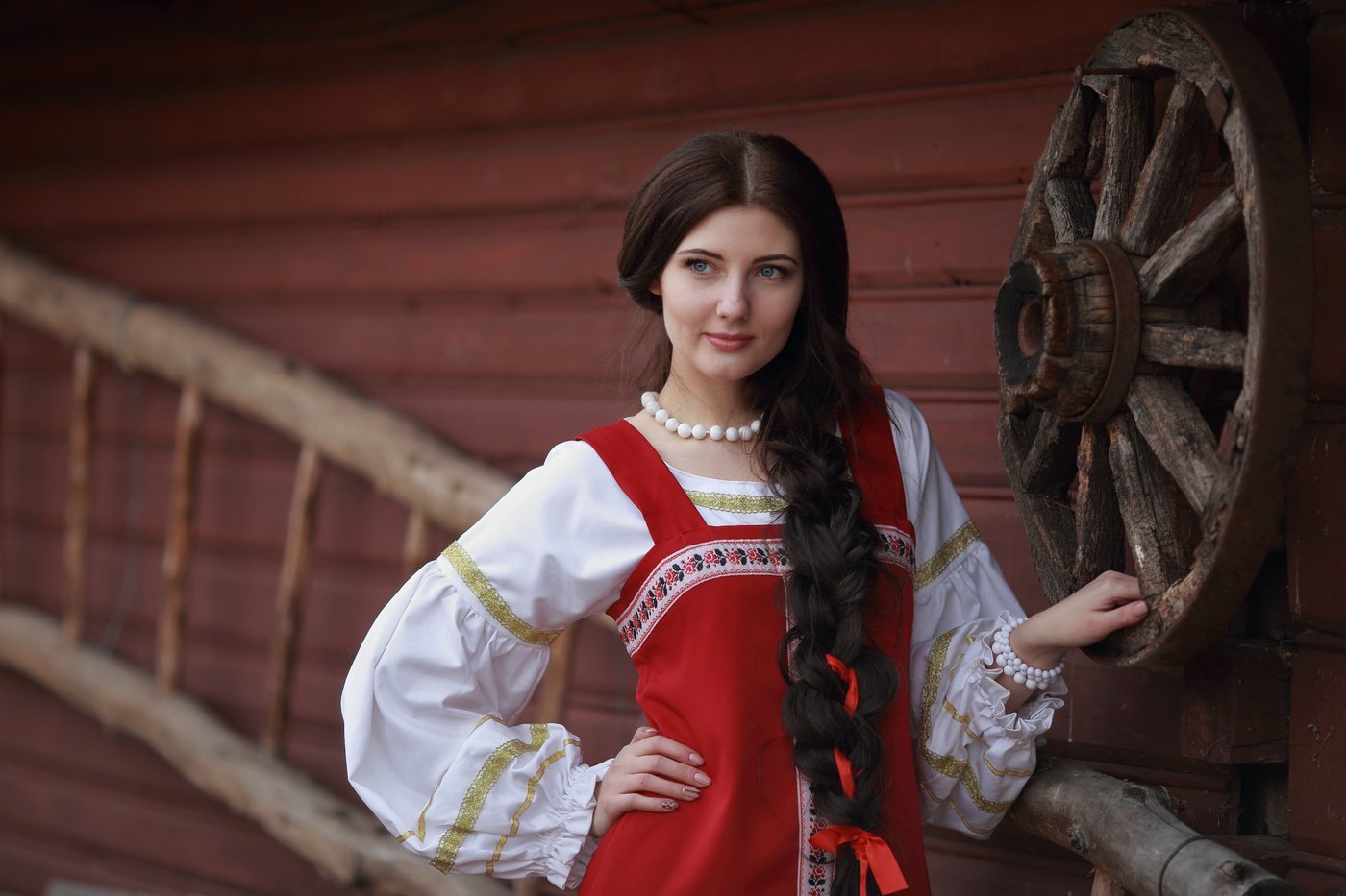 Girls in Slavic costumes in Chihuahua