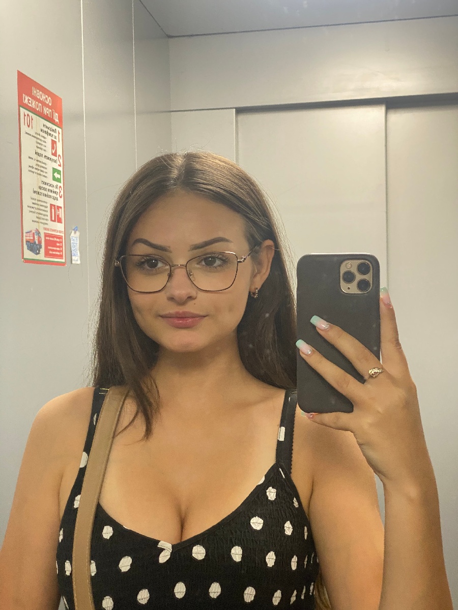 Sexy model Stacy in Chihuahua